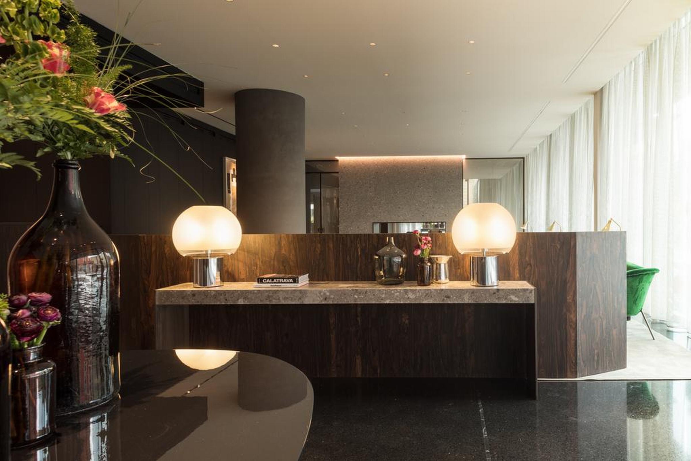 โรงแรมวีไอยู มิลาน ภายนอก รูปภาพ The interior of the hotel