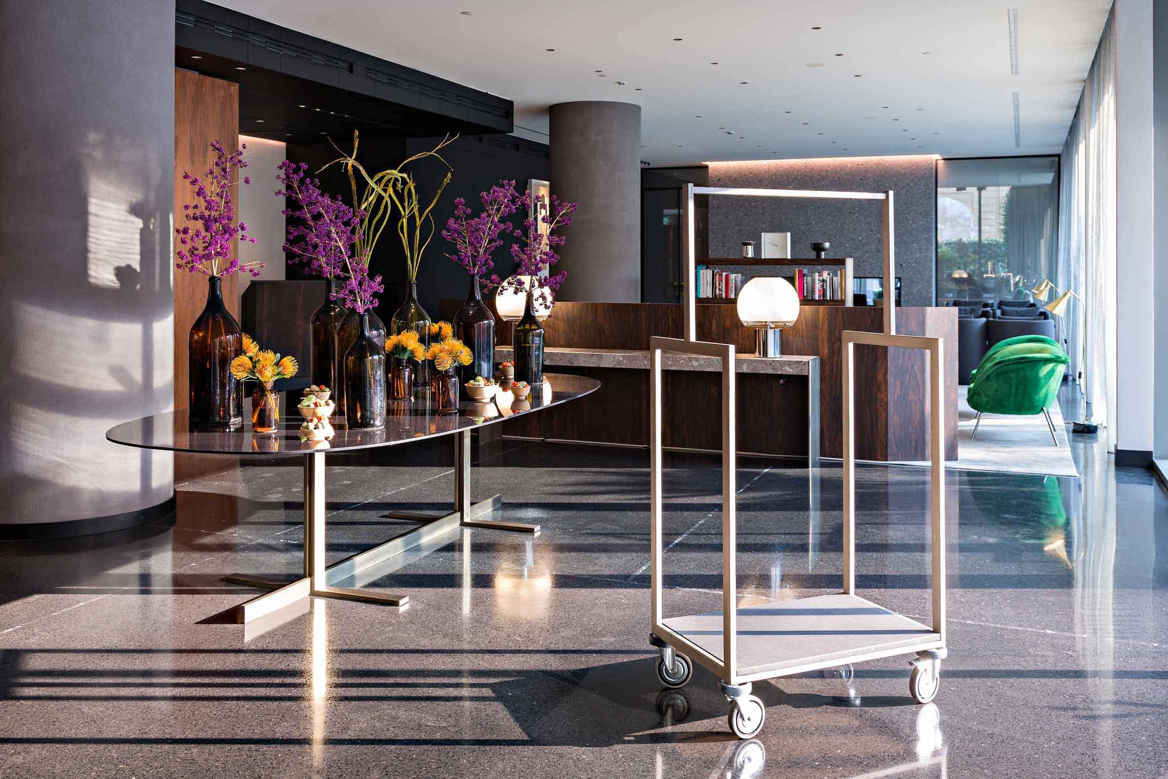 โรงแรมวีไอยู มิลาน ภายนอก รูปภาพ The lobby of the hotel