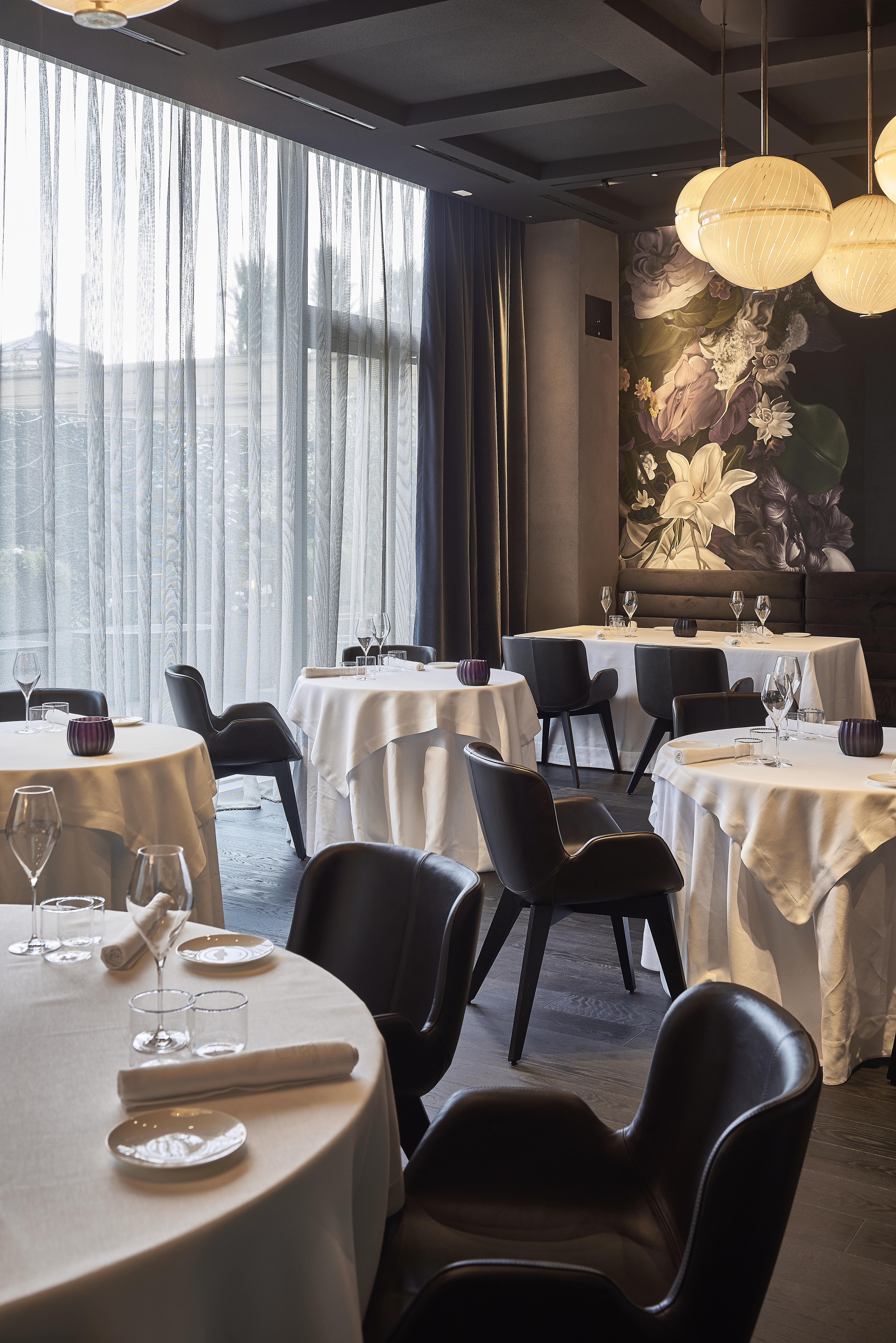 โรงแรมวีไอยู มิลาน ภายนอก รูปภาพ Restaurant interior