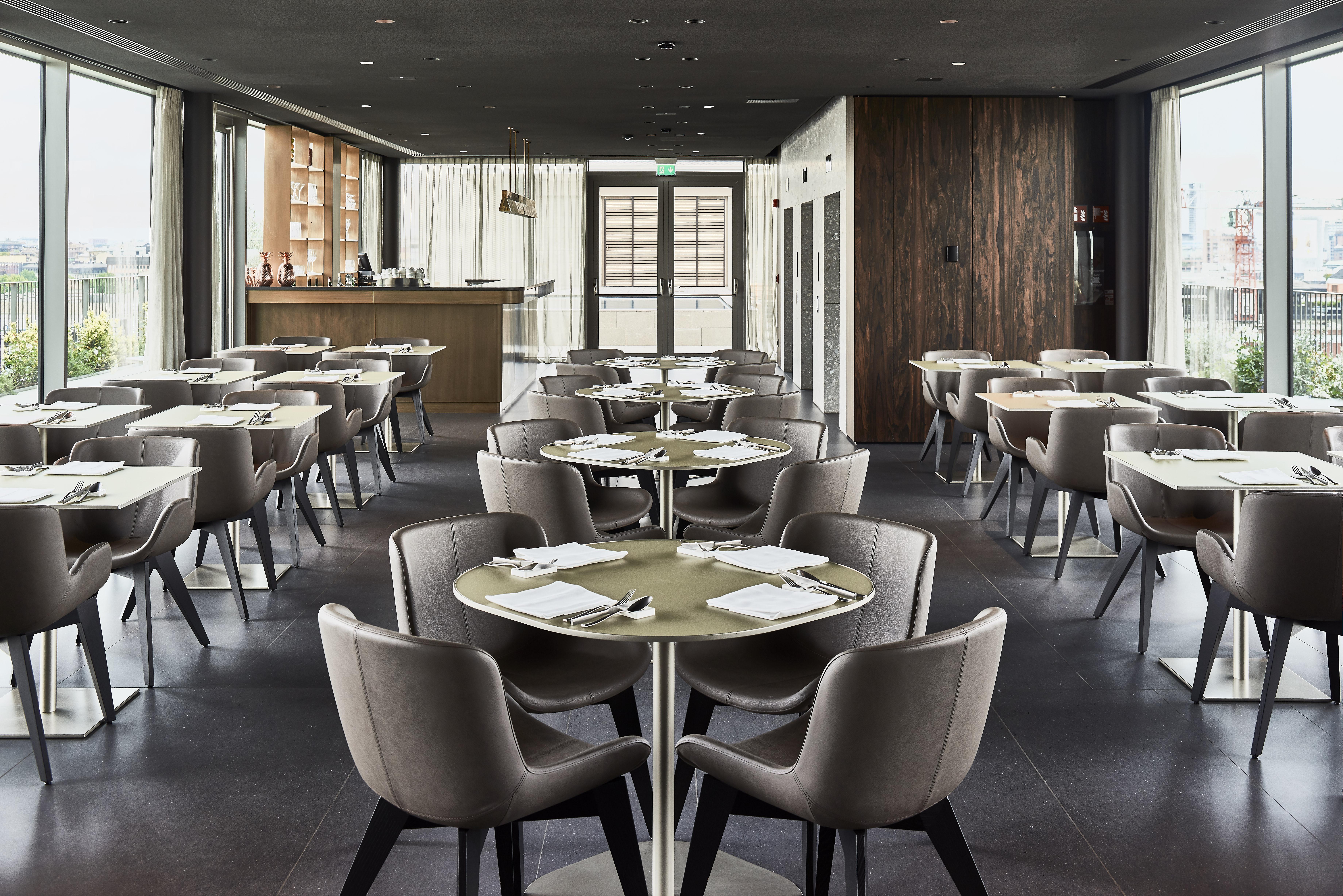 โรงแรมวีไอยู มิลาน ภายนอก รูปภาพ Restaurant