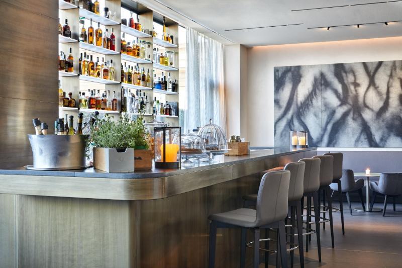 โรงแรมวีไอยู มิลาน ภายนอก รูปภาพ The bar at the 101 bar