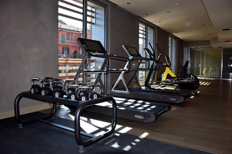 โรงแรมวีไอยู มิลาน ภายนอก รูปภาพ The gym at The Standard East Village
